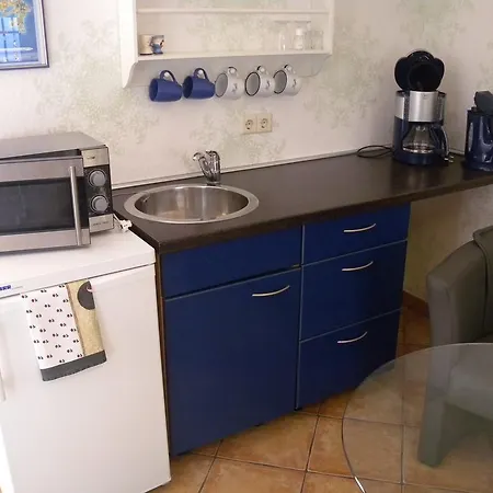 Apartment In 2736
